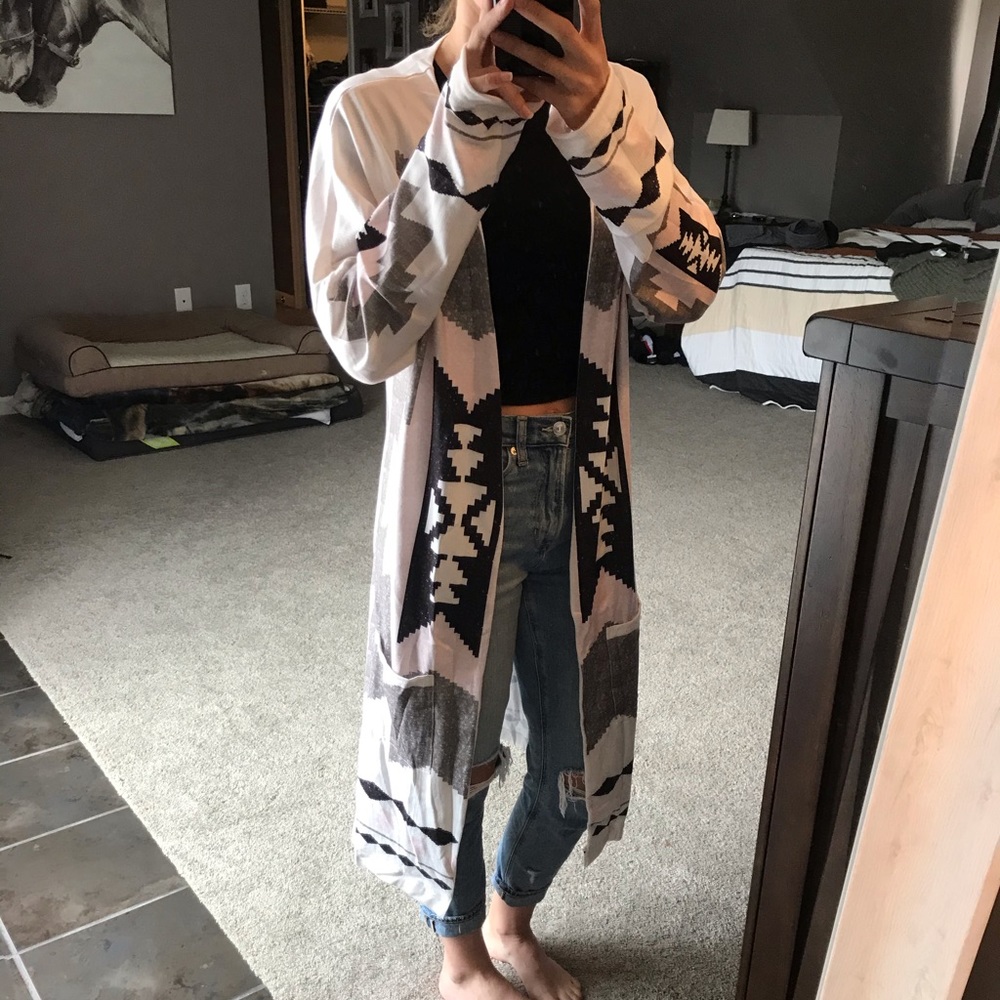 NWOT Francesca’s tribal cardigan